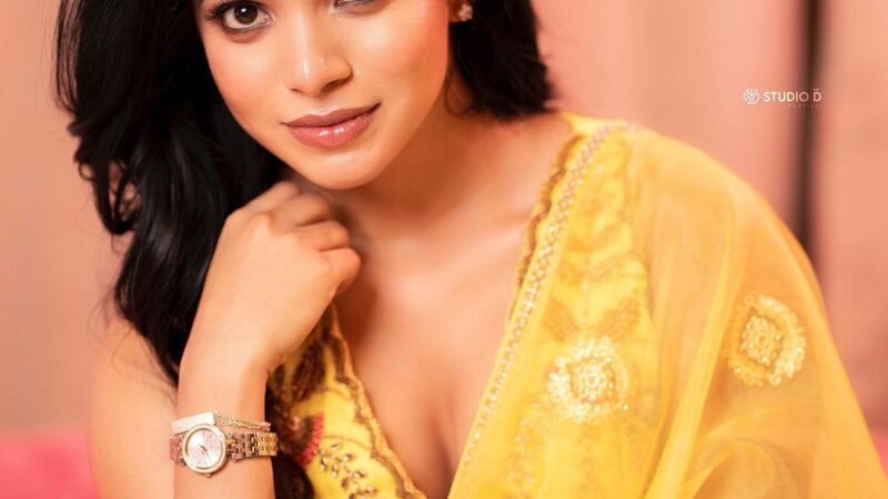 Actress Divyabharathi Recent Saree Photoshoot